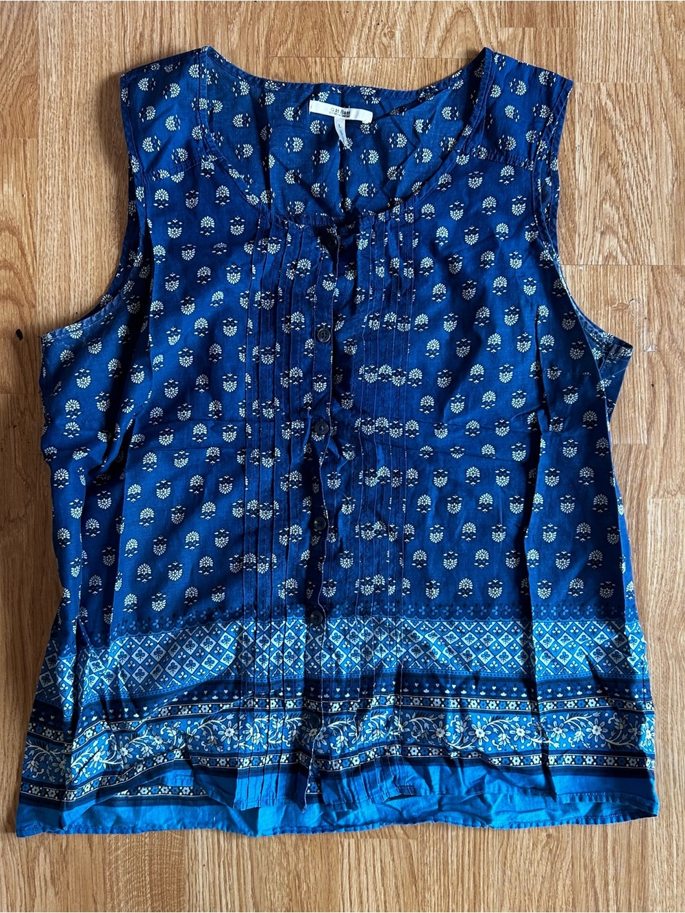 Sleeveless Blue Printed Button-Front Tank Top